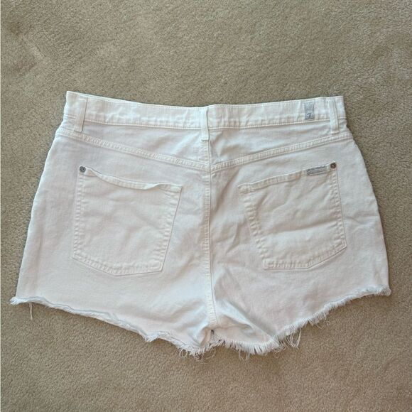 Women’s 7 for all mankind White Denim Shorts Sz 33 - Picture 4 of 4